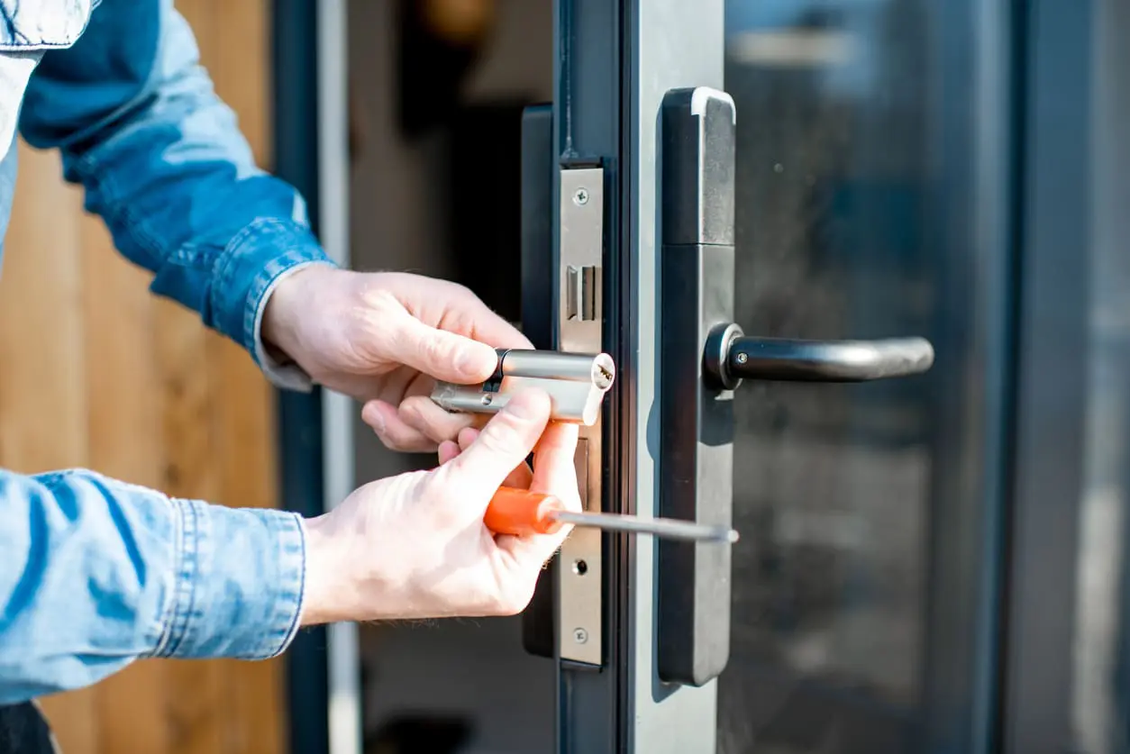 repair-Locked-out-of-home-aucklandpark-Locksmiths-063-136-21-88-aucklandpark-0631362188